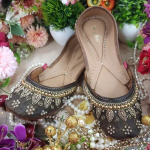 pearl beads payal brown gold