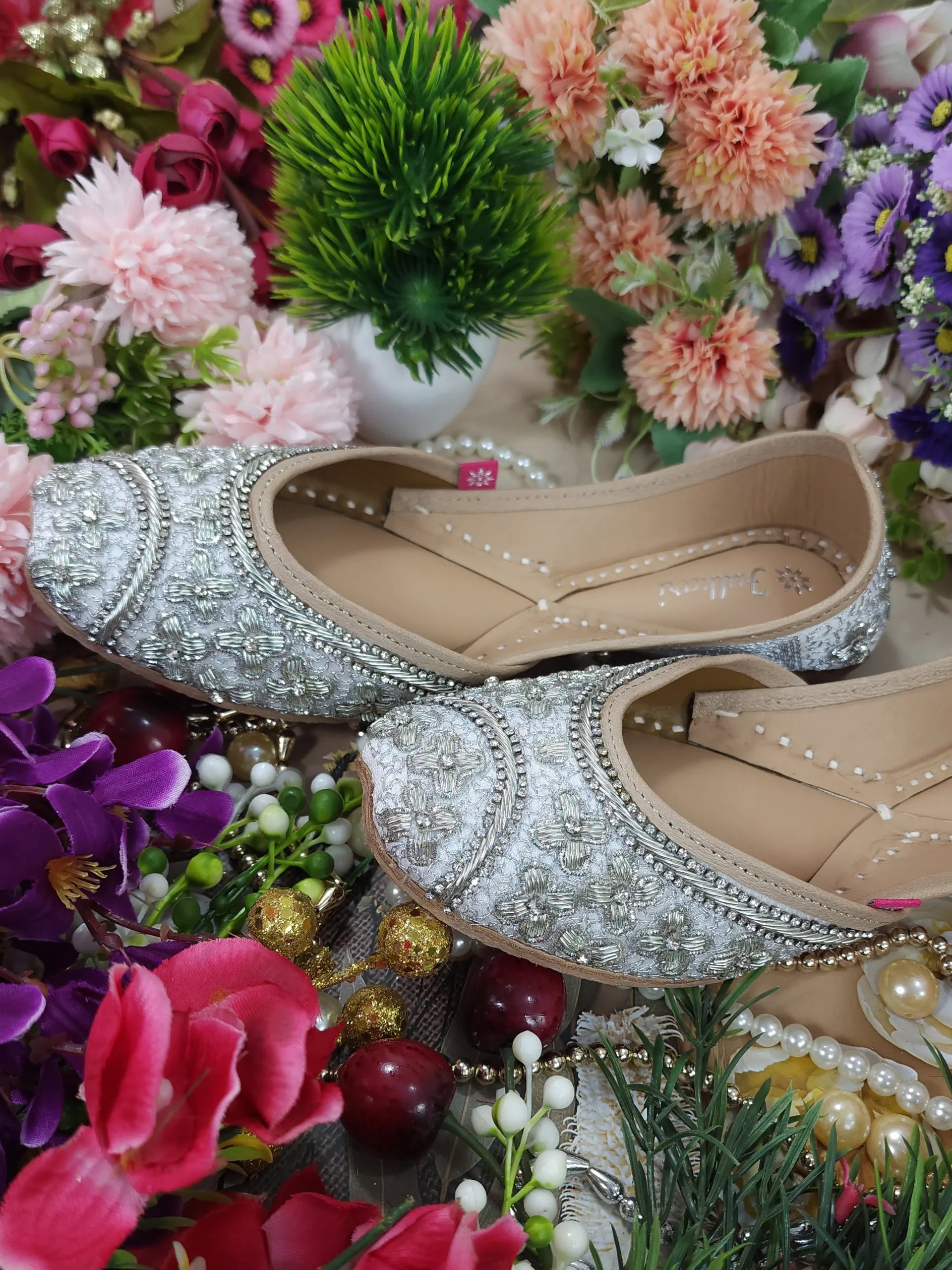 royal bridal forget me not juttis white silver royal bridal forget me not juttis white silver