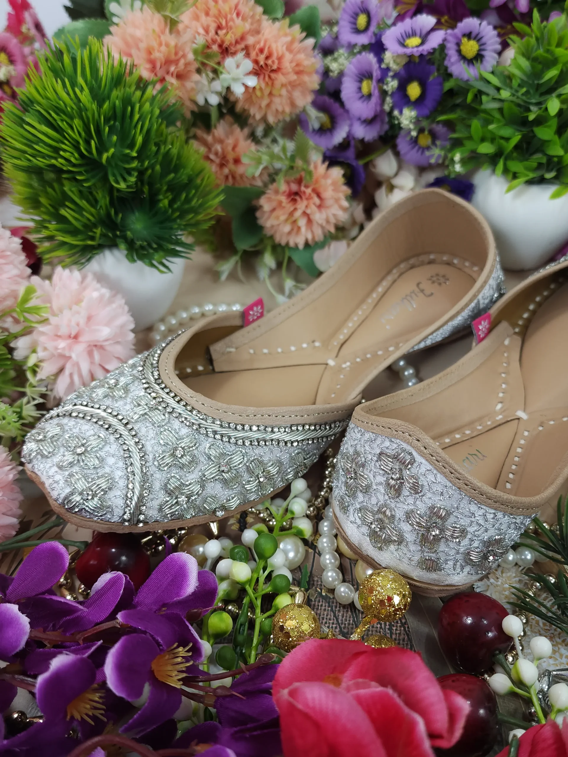 royal bridal forget me not juttis white silver royal bridal forget me not juttis white silver