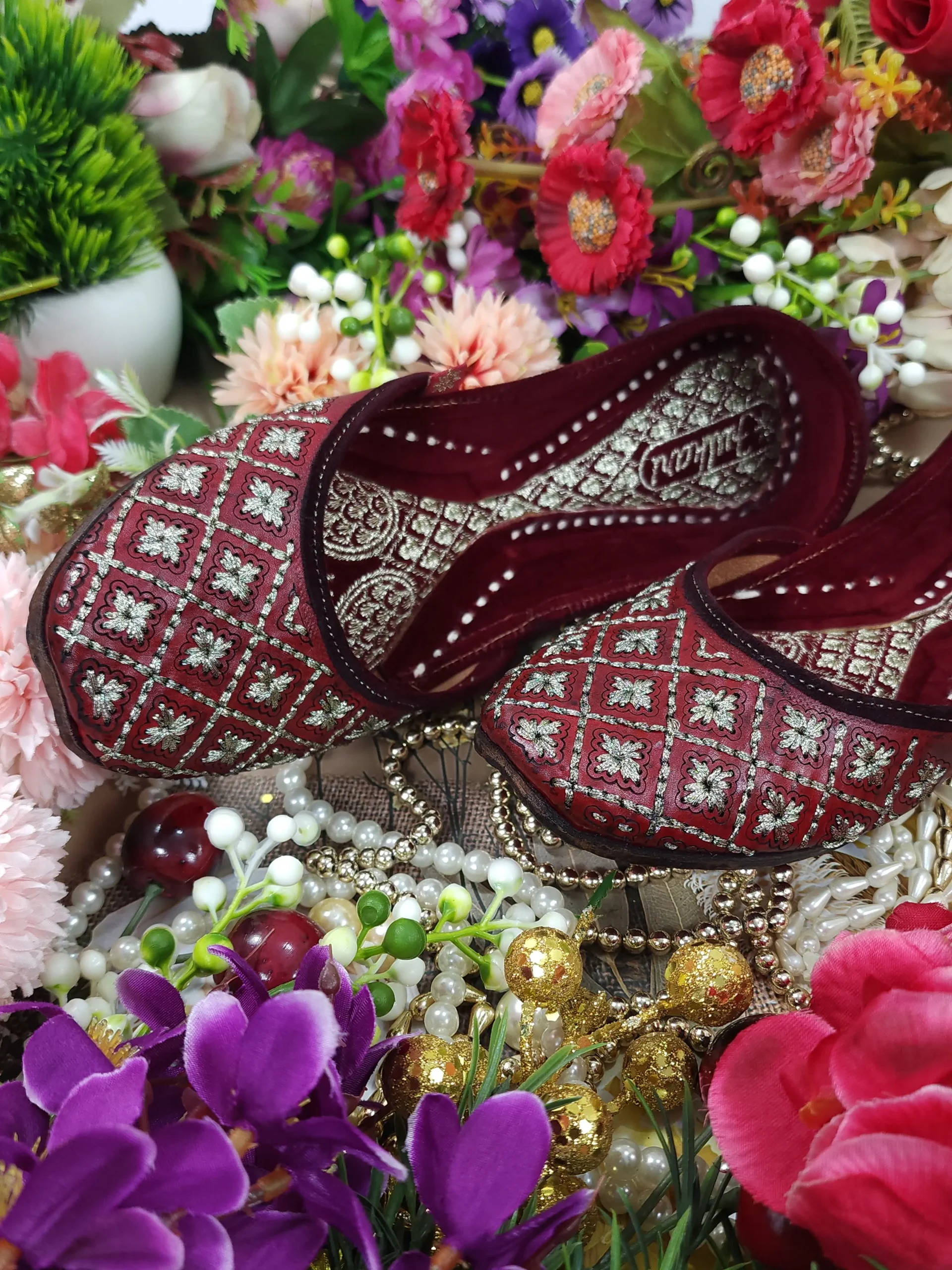 diamond leather embroidry maroon antic gold semi casual maroon gold diamond leather embroidry maroon antic gold semi casual maroon gold