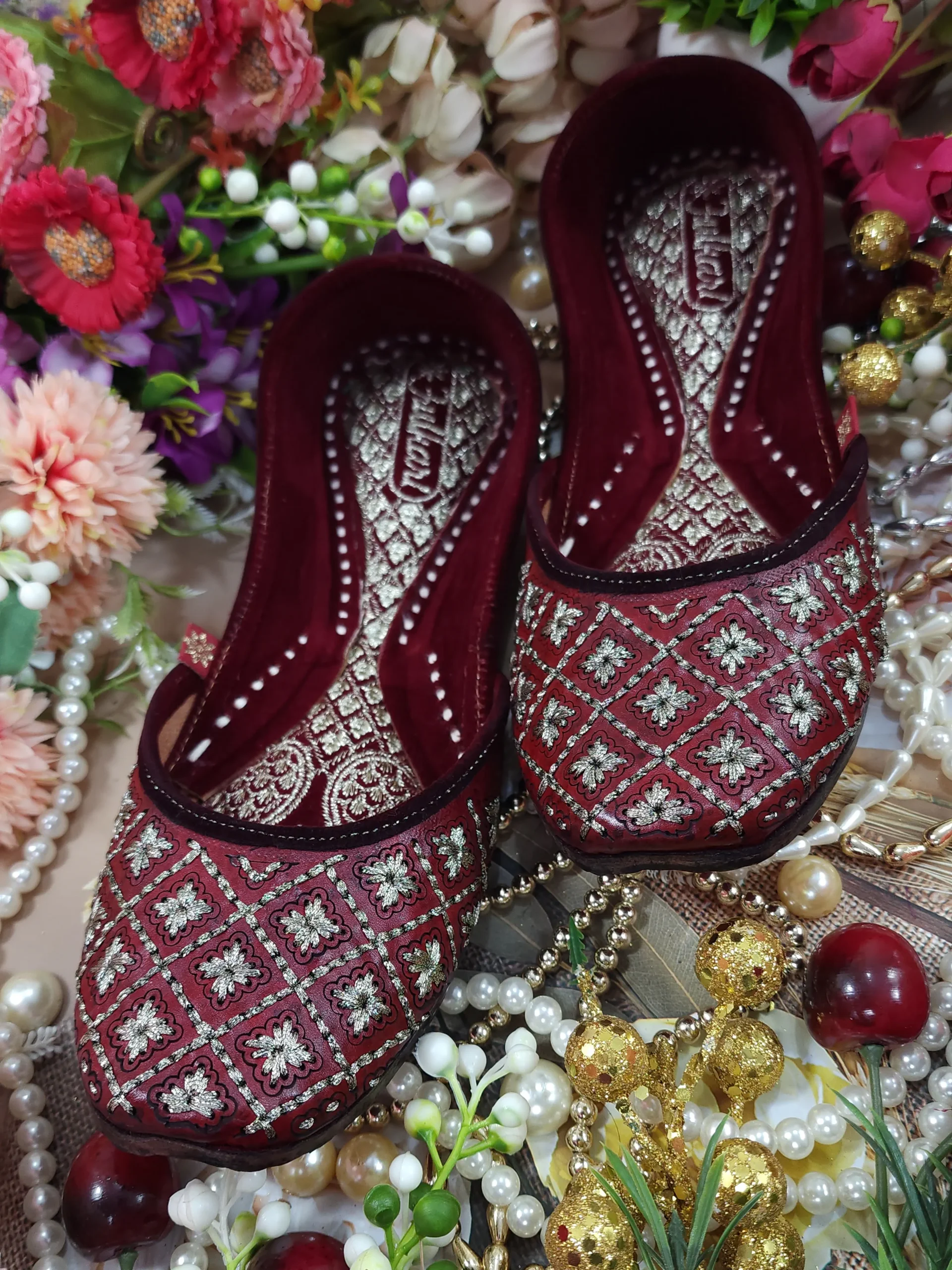 diamond leather embroidry maroon antic gold semi casual maroon gold diamond leather embroidry maroon antic gold semi casual maroon gold