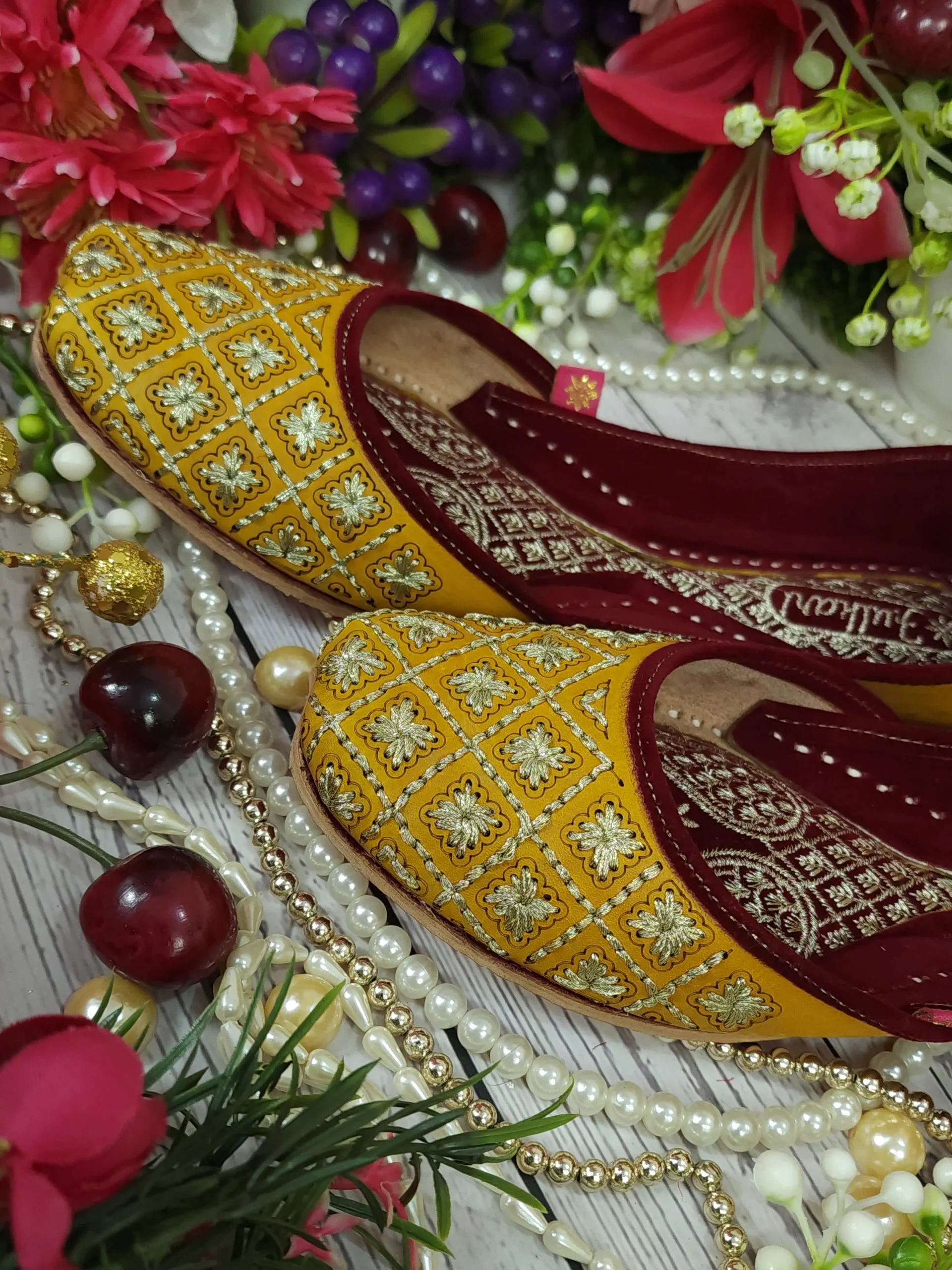 diamond leather embroidry yellow gold semi casual yellow gold diamond leather embroidry yellow gold semi casual yellow gold