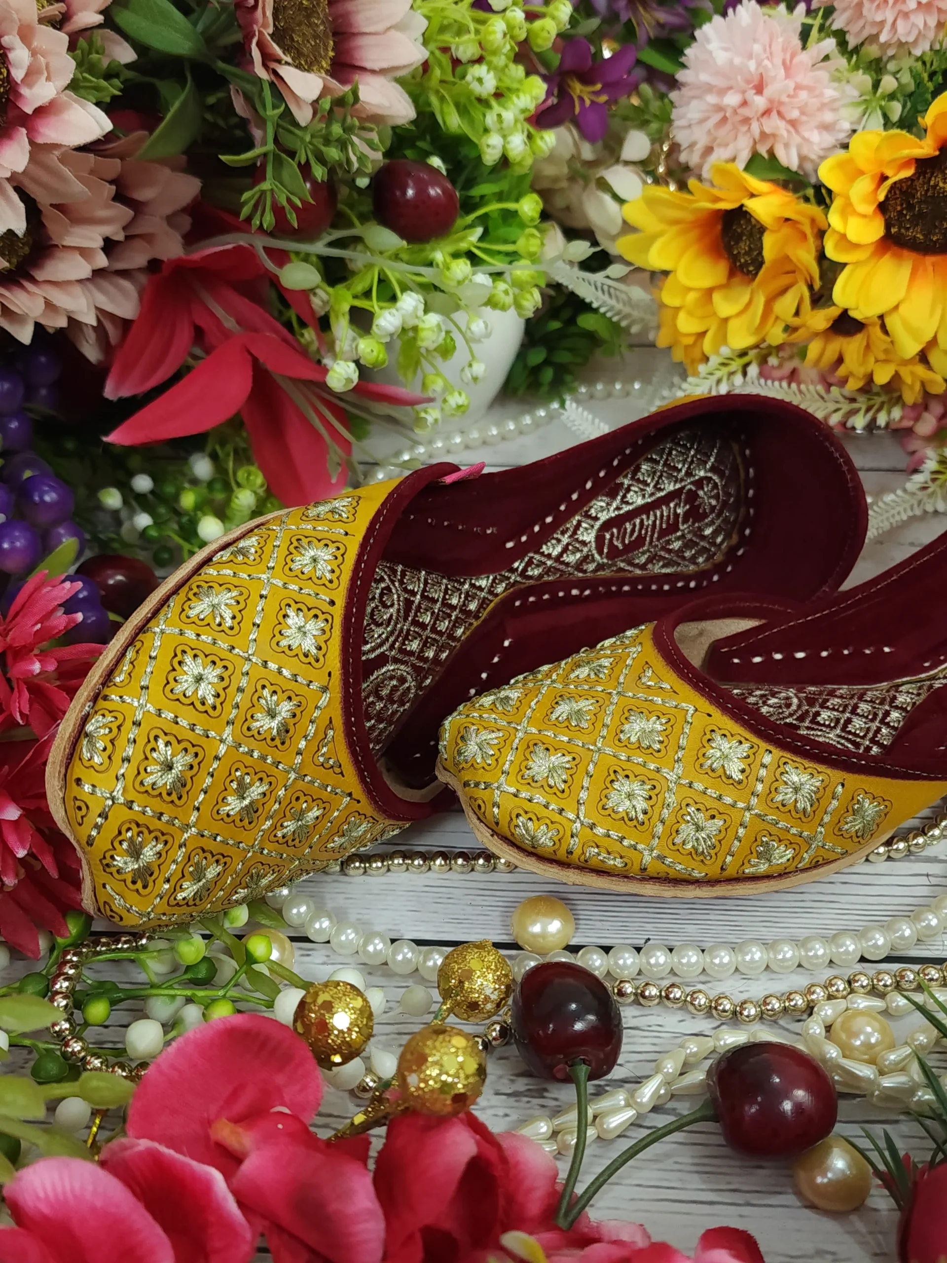diamond leather embroidry yellow gold semi casual yellow gold diamond leather embroidry yellow gold semi casual yellow gold
